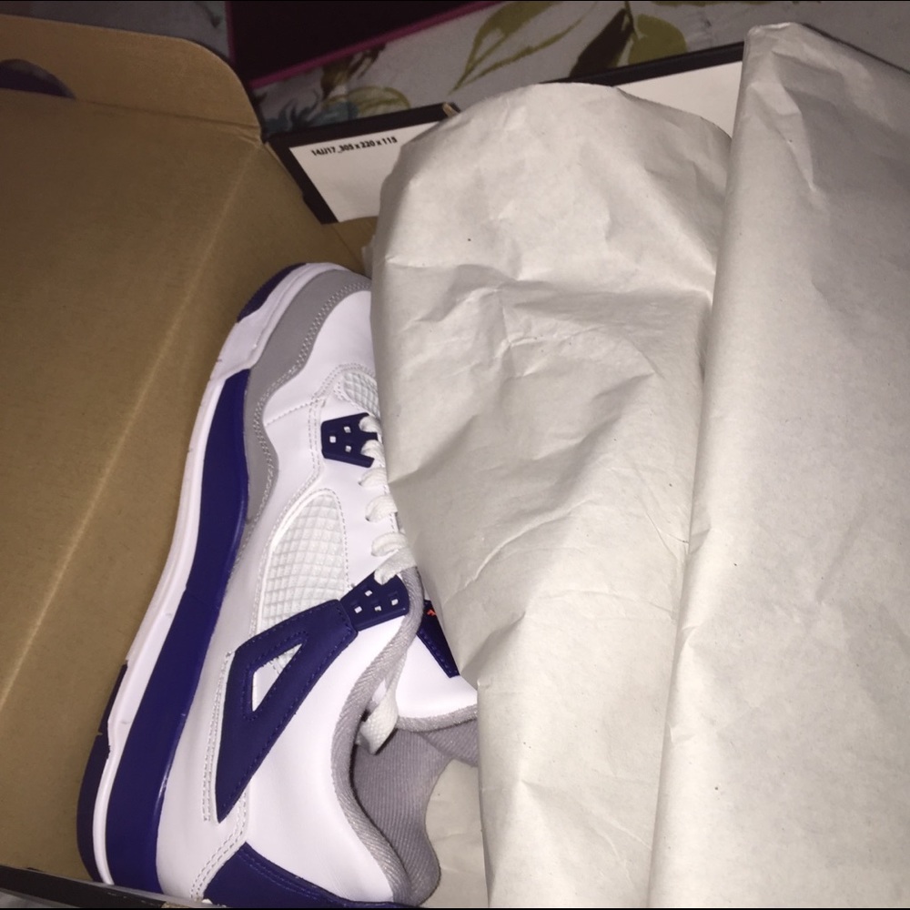 BRAND NEW JORDAN RETRO 4s